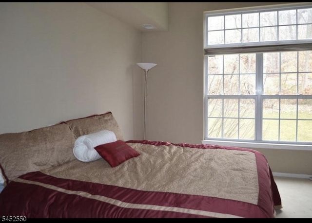 124 Wallace Ct 701, Green Brook Twp., NJ 08812
