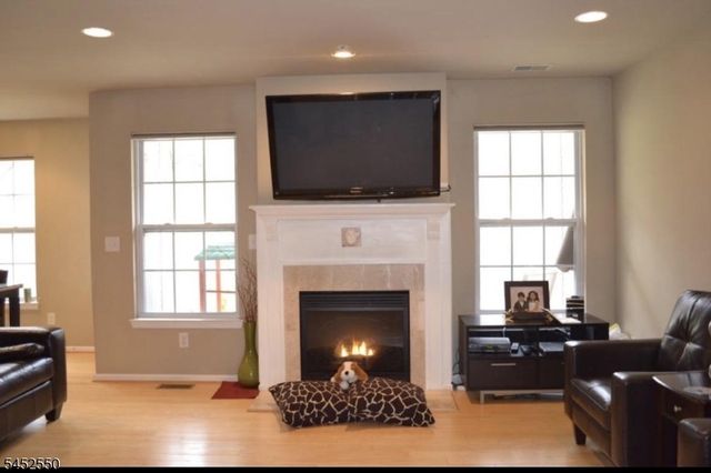 124 Wallace Ct 701, Green Brook Twp., NJ 08812