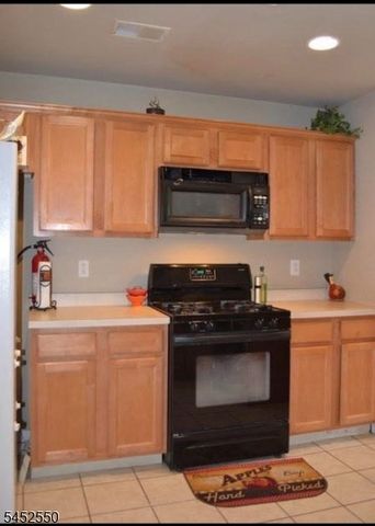 124 Wallace Ct 701, Green Brook Twp., NJ 08812