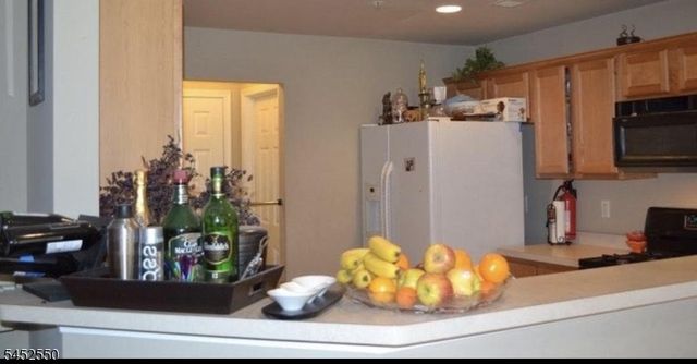 124 Wallace Ct 701, Green Brook Twp., NJ 08812