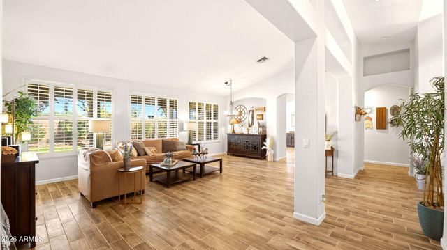 2053 S RED ROCK Court, Gilbert, AZ 85295