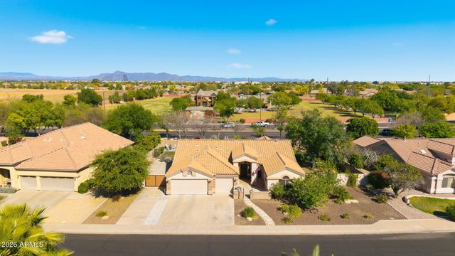 2053 S RED ROCK Court, Gilbert, AZ 85295