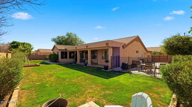 2053 S RED ROCK Court, Gilbert, AZ 85295