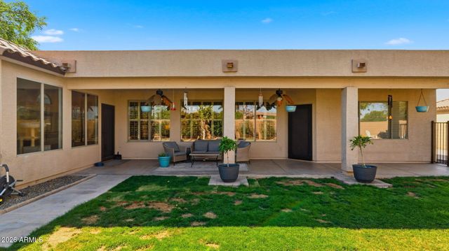 2053 S RED ROCK Court, Gilbert, AZ 85295