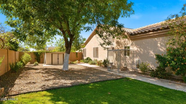 2053 S RED ROCK Court, Gilbert, AZ 85295