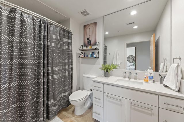 1600 Barton Springs RD 4204, Austin, TX 78704