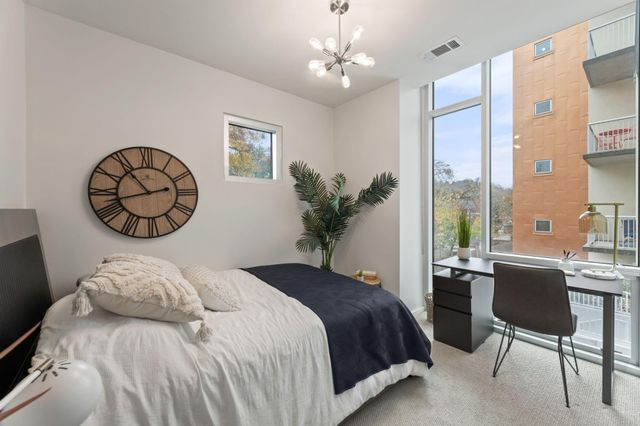 1600 Barton Springs RD 4204, Austin, TX 78704