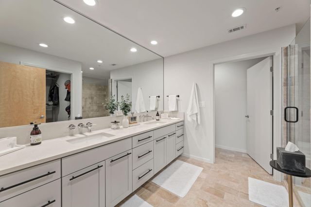 1600 Barton Springs RD 4204, Austin, TX 78704