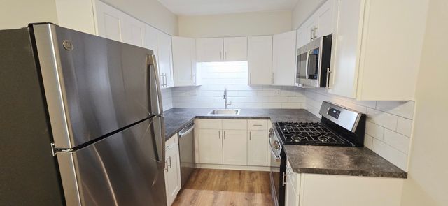 318 W Naperville Road 3, Westmont, IL 60559