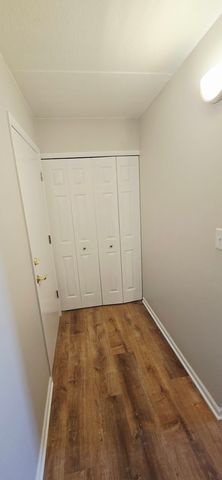 318 W Naperville Road 3, Westmont, IL 60559