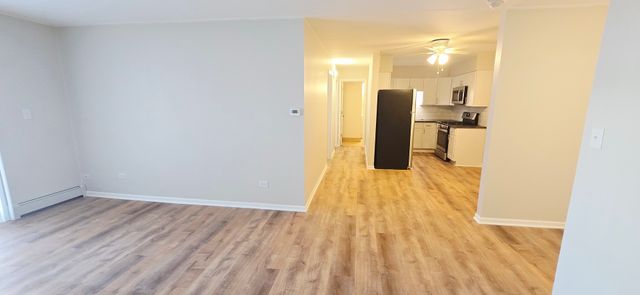 318 W Naperville Road 3, Westmont, IL 60559