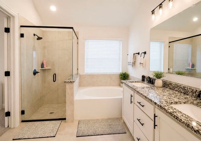 7709 Gatevine Avenue, Joshua, TX 76058