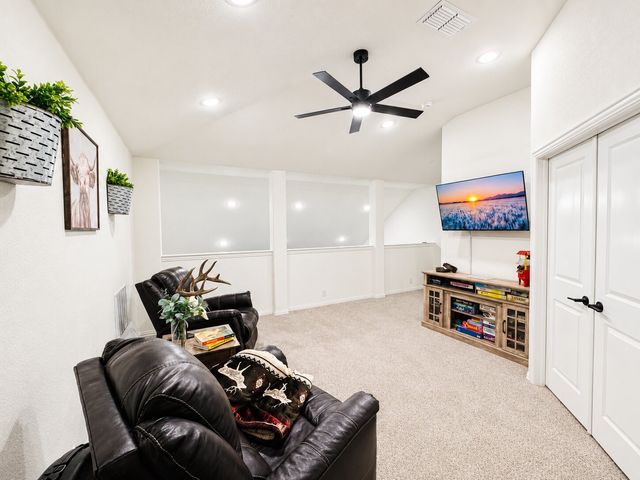 7709 Gatevine Avenue, Joshua, TX 76058
