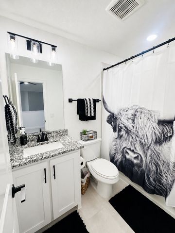 7709 Gatevine Avenue, Joshua, TX 76058