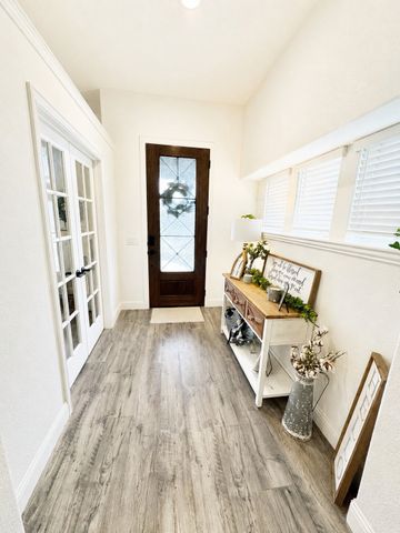 7709 Gatevine Avenue, Joshua, TX 76058