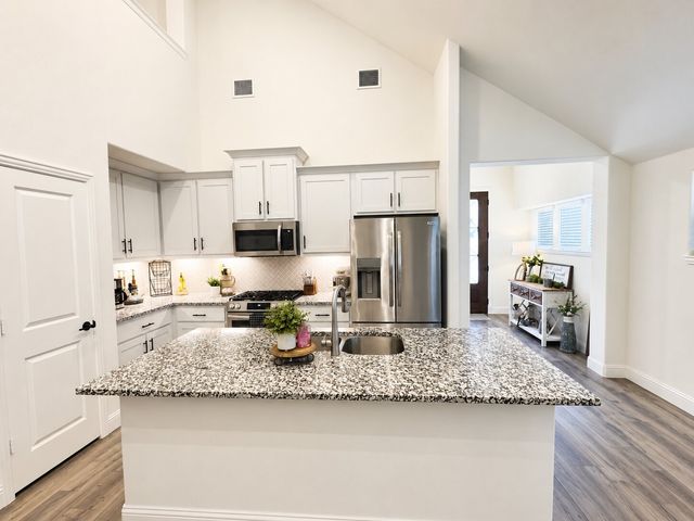 7709 Gatevine Avenue, Joshua, TX 76058