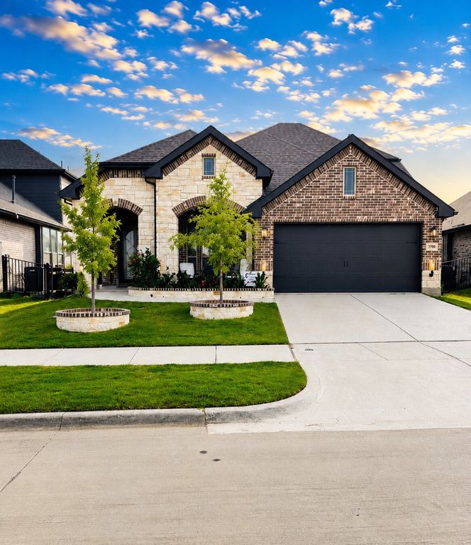7709 Gatevine Avenue, Joshua, TX 76058