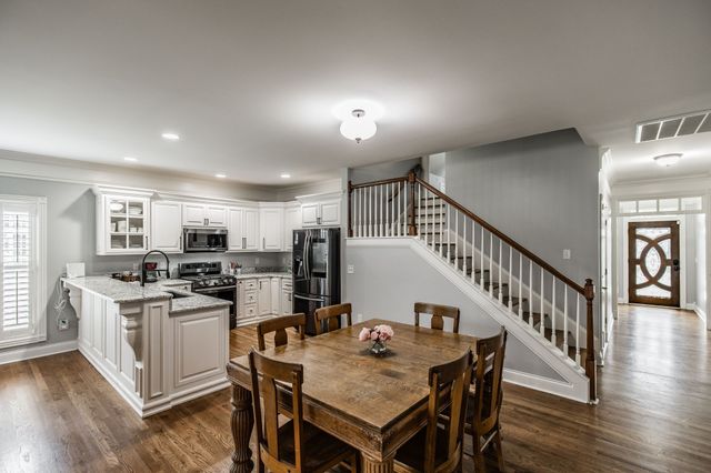 1119 Fairvue Village Ln, Gallatin, TN 37066