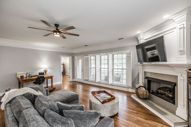 1119 Fairvue Village Ln, Gallatin, TN 37066