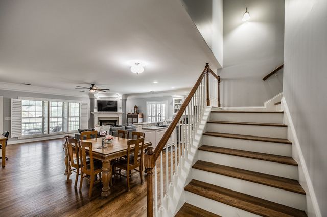 1119 Fairvue Village Ln, Gallatin, TN 37066