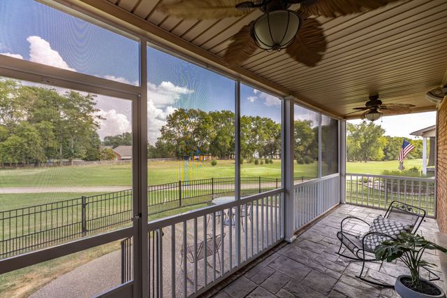 1119 Fairvue Village Ln, Gallatin, TN 37066