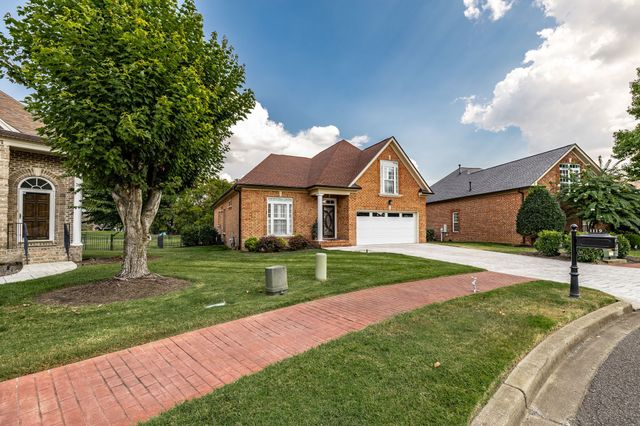 1119 Fairvue Village Ln, Gallatin, TN 37066