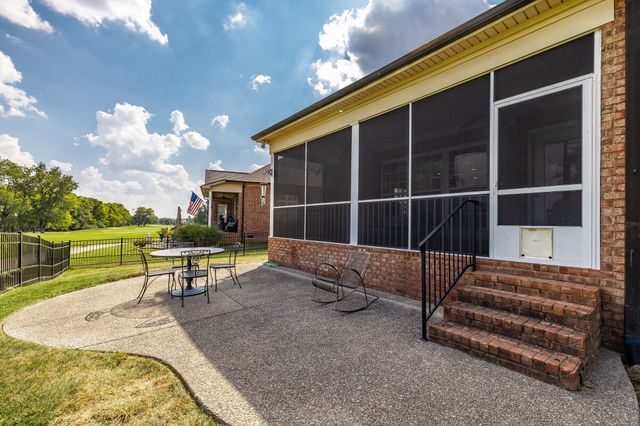 1119 Fairvue Village Ln, Gallatin, TN 37066