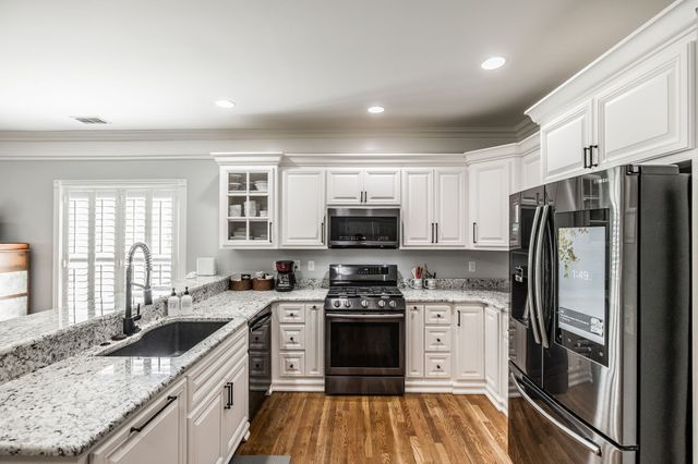 1119 Fairvue Village Ln, Gallatin, TN 37066