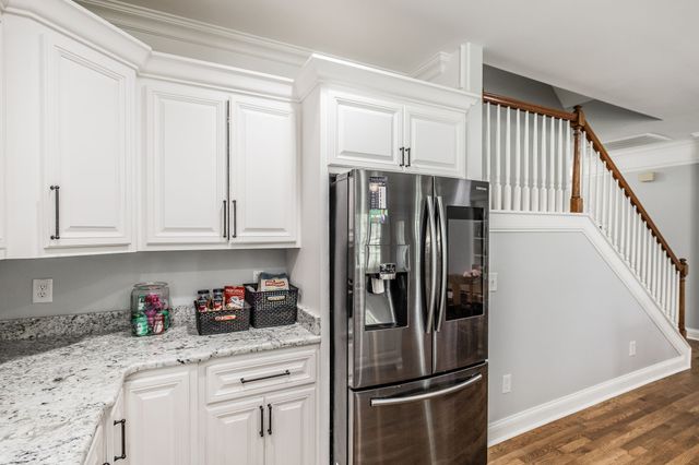 1119 Fairvue Village Ln, Gallatin, TN 37066