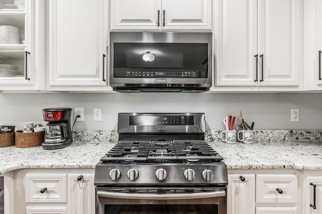 1119 Fairvue Village Ln, Gallatin, TN 37066