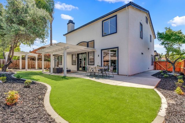1664 Goldstar St, Roseville, CA 95747
