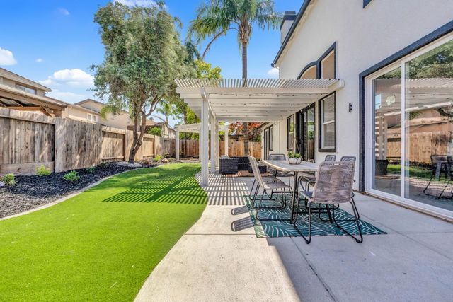 1664 Goldstar St, Roseville, CA 95747