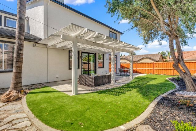 1664 Goldstar St, Roseville, CA 95747