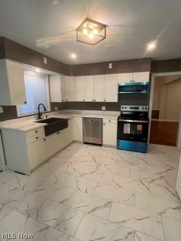 15892 Fenemore Road, East Cleveland, OH 44112