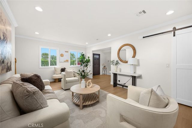 2335 S 6th Avenue, Arcadia, CA 91006