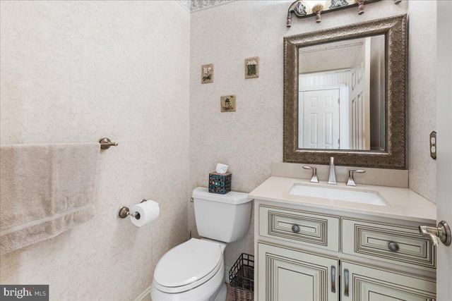 30 FRANCIS DR, Bridgewater, NJ 08807