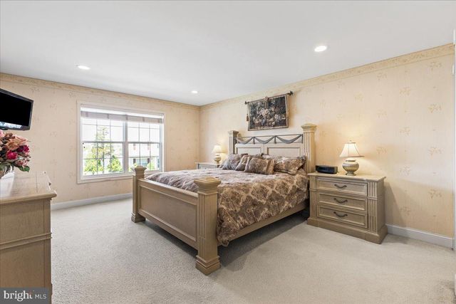 30 FRANCIS DR, Bridgewater, NJ 08807