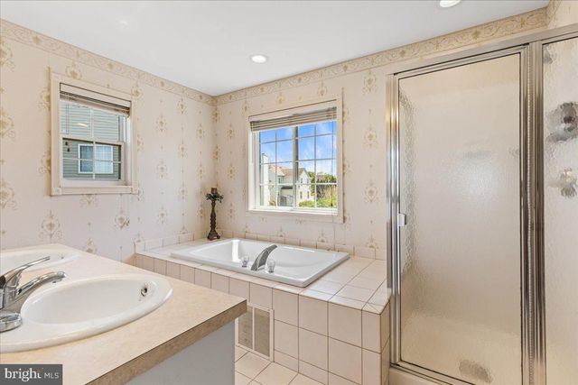 30 FRANCIS DR, Bridgewater, NJ 08807