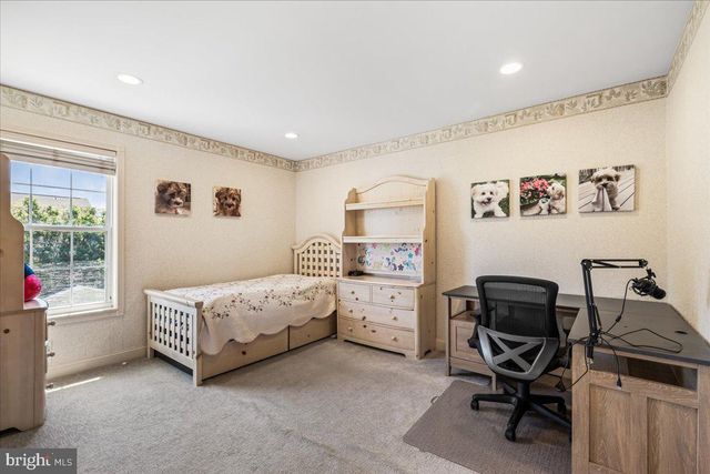 30 FRANCIS DR, Bridgewater, NJ 08807