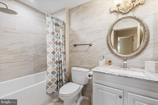 30 FRANCIS DR, Bridgewater, NJ 08807