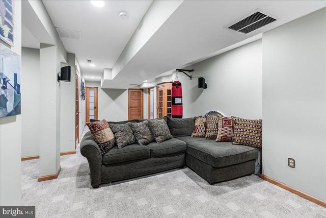 30 FRANCIS DR, Bridgewater, NJ 08807