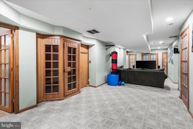30 FRANCIS DR, Bridgewater, NJ 08807