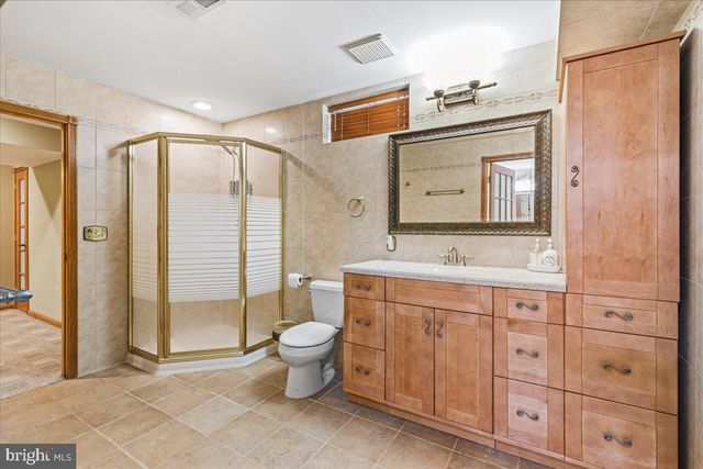30 FRANCIS DR, Bridgewater, NJ 08807