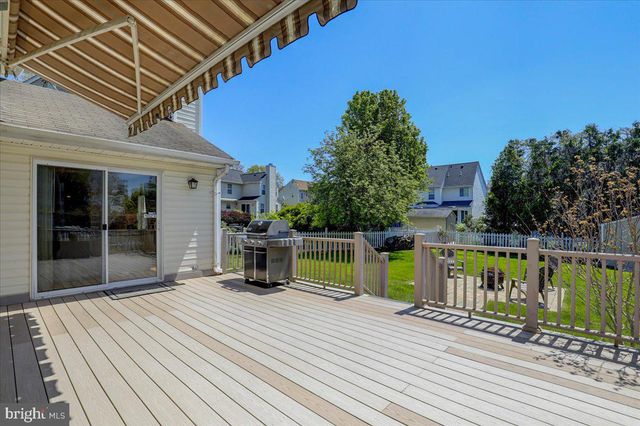 30 FRANCIS DR, Bridgewater, NJ 08807