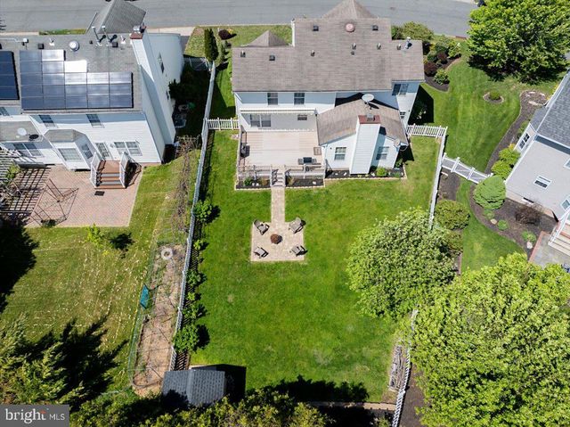 30 FRANCIS DR, Bridgewater, NJ 08807