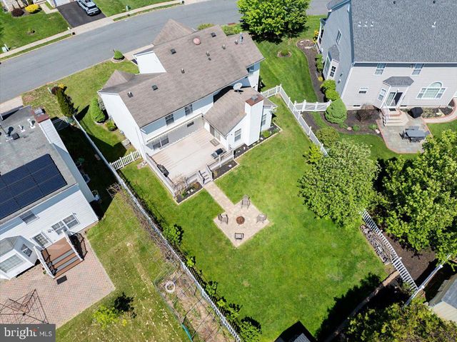 30 FRANCIS DR, Bridgewater, NJ 08807