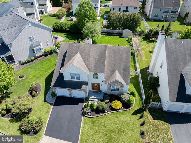 30 FRANCIS DR, Bridgewater, NJ 08807
