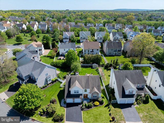 30 FRANCIS DR, Bridgewater, NJ 08807