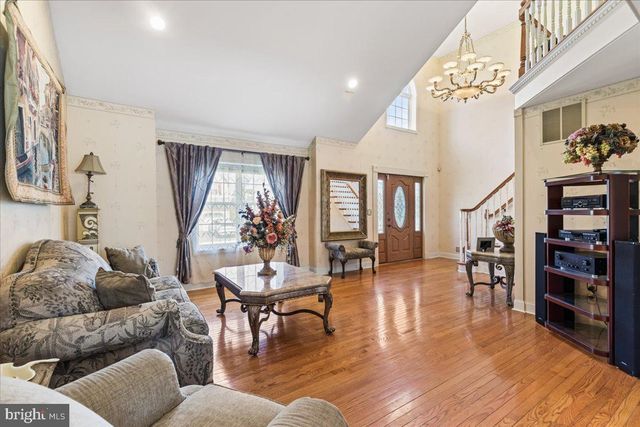 30 FRANCIS DR, Bridgewater, NJ 08807