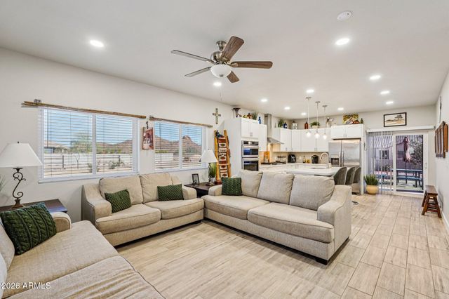 14343 W OBERLIN Way, Surprise, AZ 85387